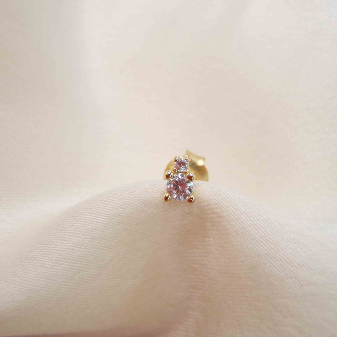 boucle d'oreille à l'unité sertie d'un solitaire en zircon argent plaqué or