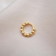 Charger l&#39;image dans la galerie, Boucle d&#39;oreille mini créole boules argent 925 plaqué or
